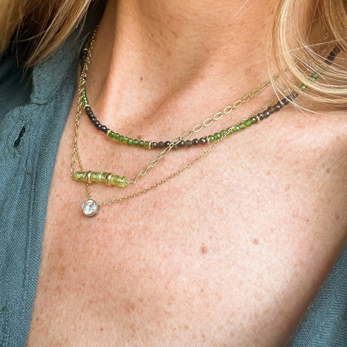Collier pierres vertes et brunes intuitu paris