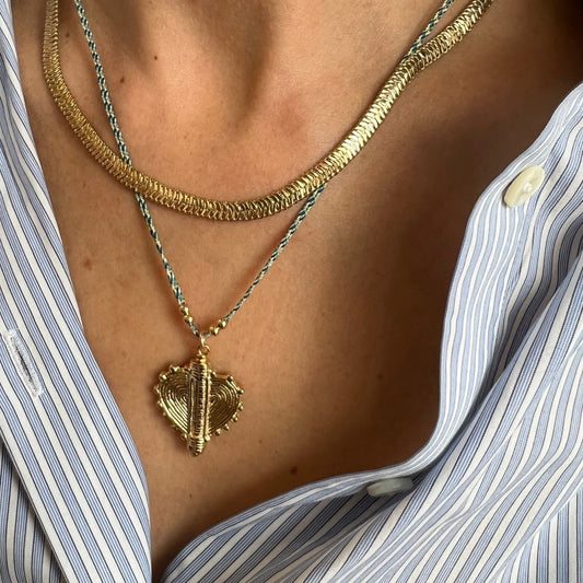 Collier coeur sur fil bleu