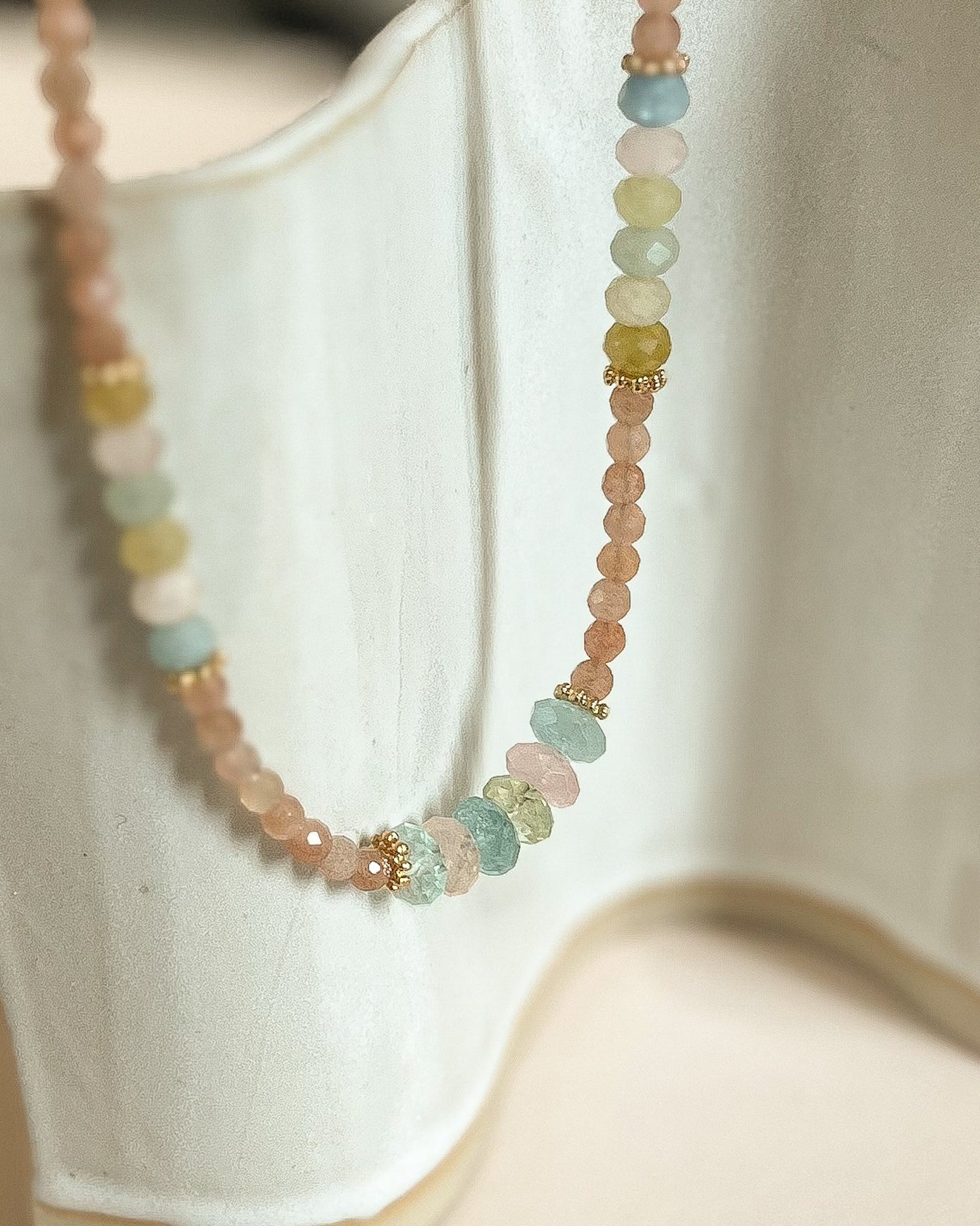 Collier Tamara béryl et pierre de soleil