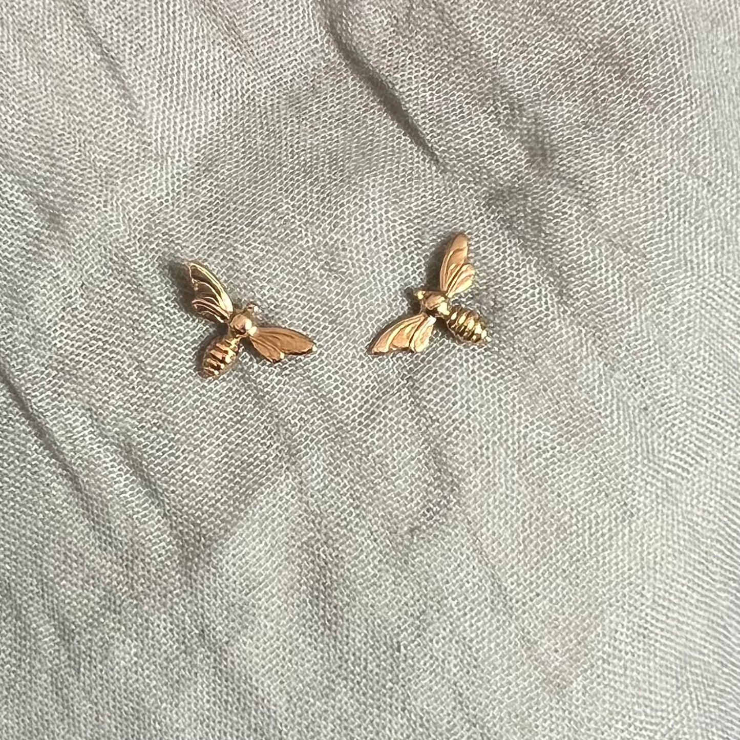 Puces d'oreilles mini libellule
