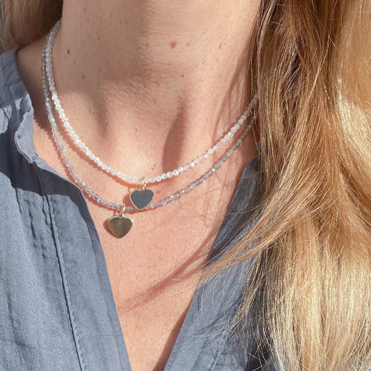 Collier coeur en labradorite blanche