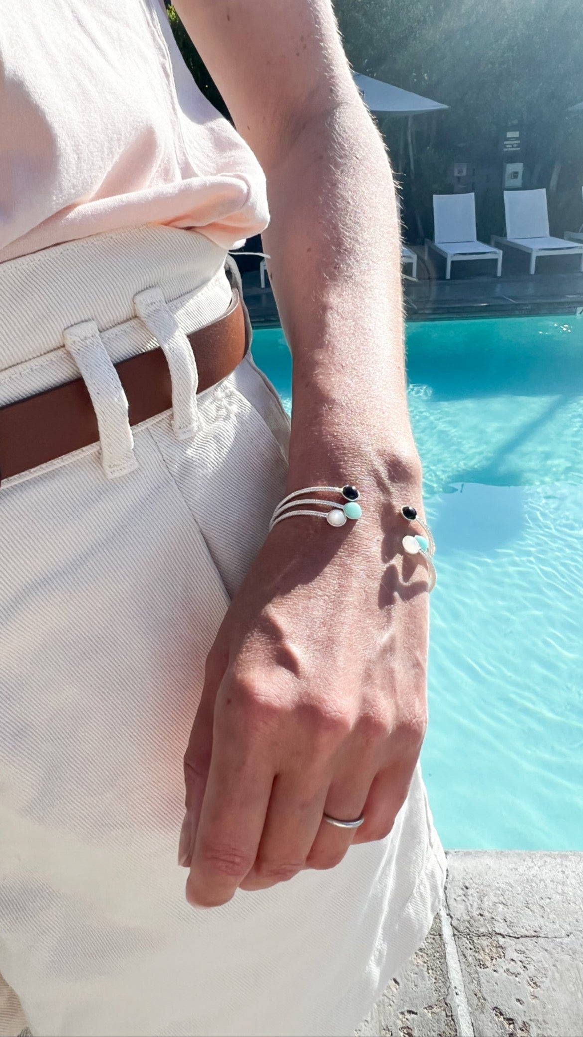 Jonc Ariane cabochon en agate noire (6mm) argenté