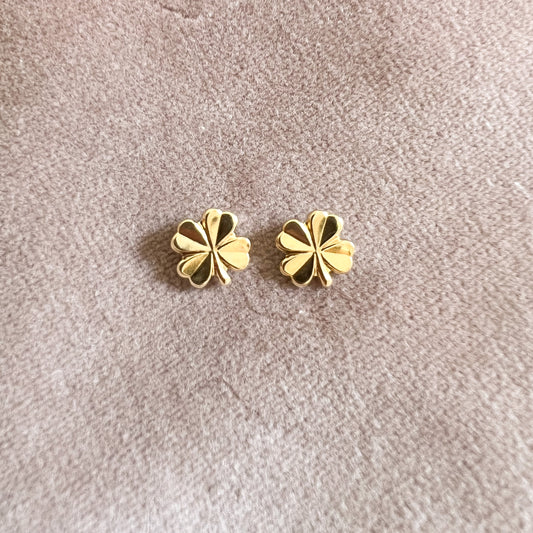 Puces d'oreilles trèfle à 4 feuilles
