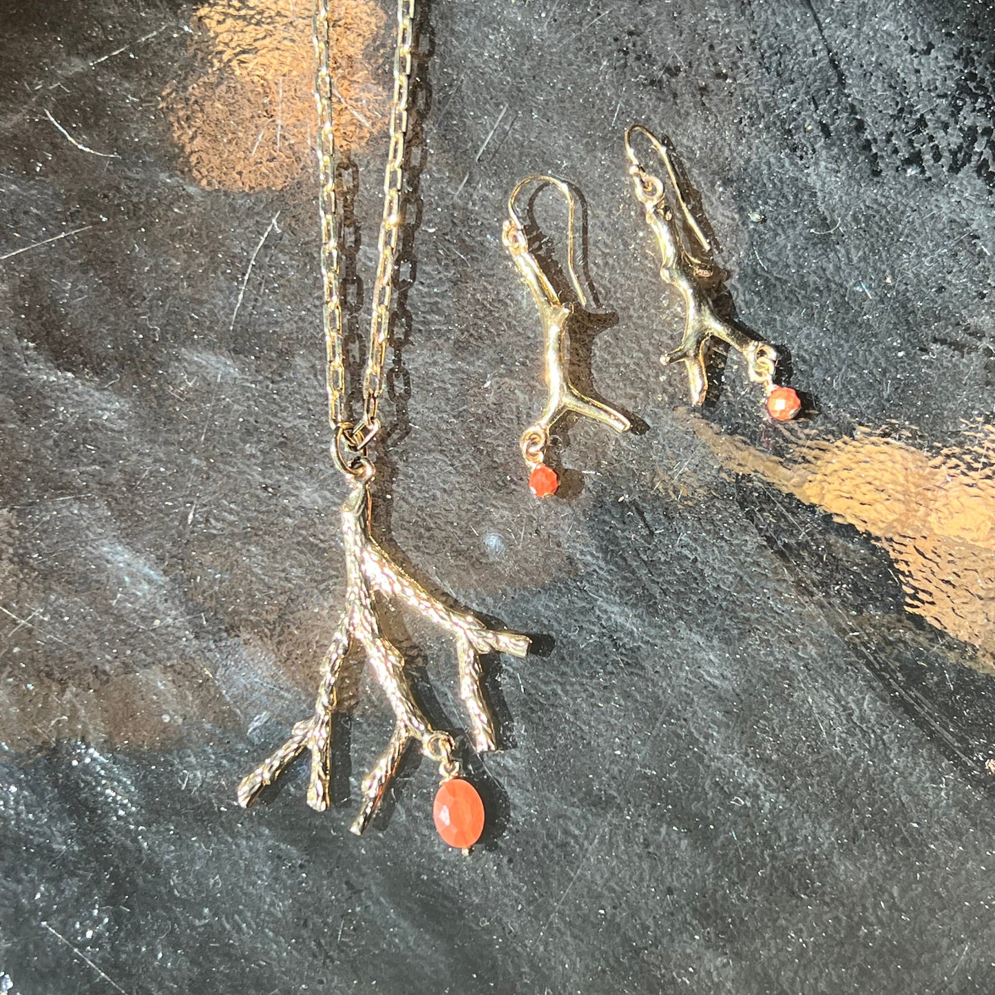 Boucles d'oreilles corail en jaspe rouge